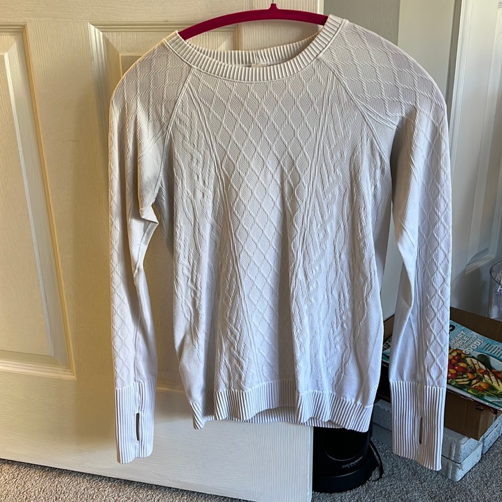 Lululemon white long sleeve printed t shirt, size 6